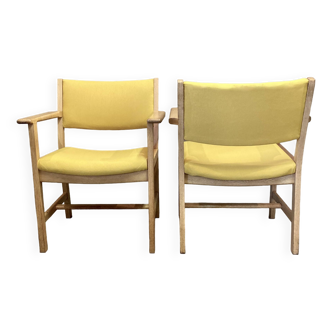 Set of 2 Hans Wegner armchairs "Scandinavian design" 1960.