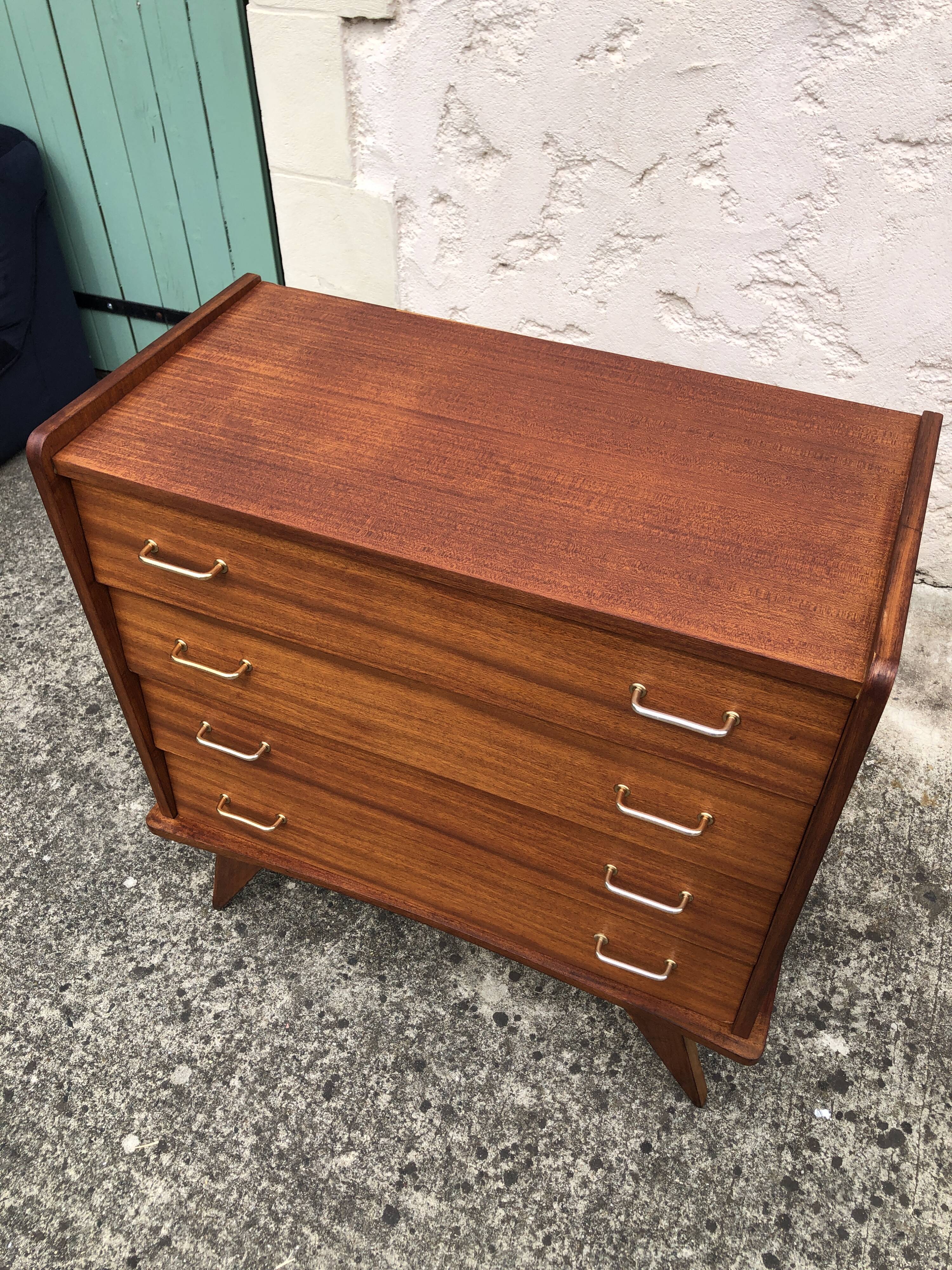 Commode vintage scandinave, pieds compas