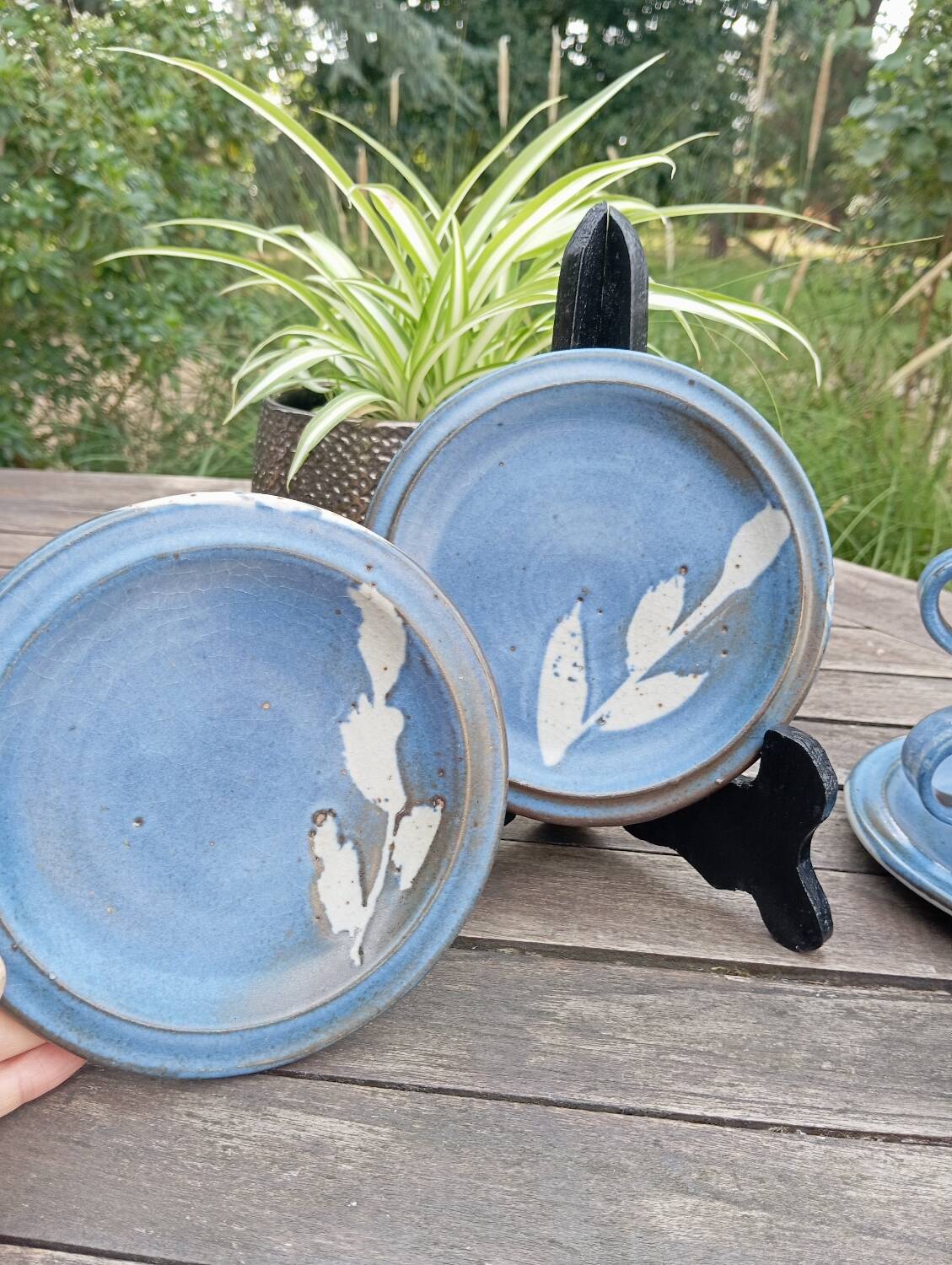 3 tasses et sous-tasses grès bleu et blanc vintage signé