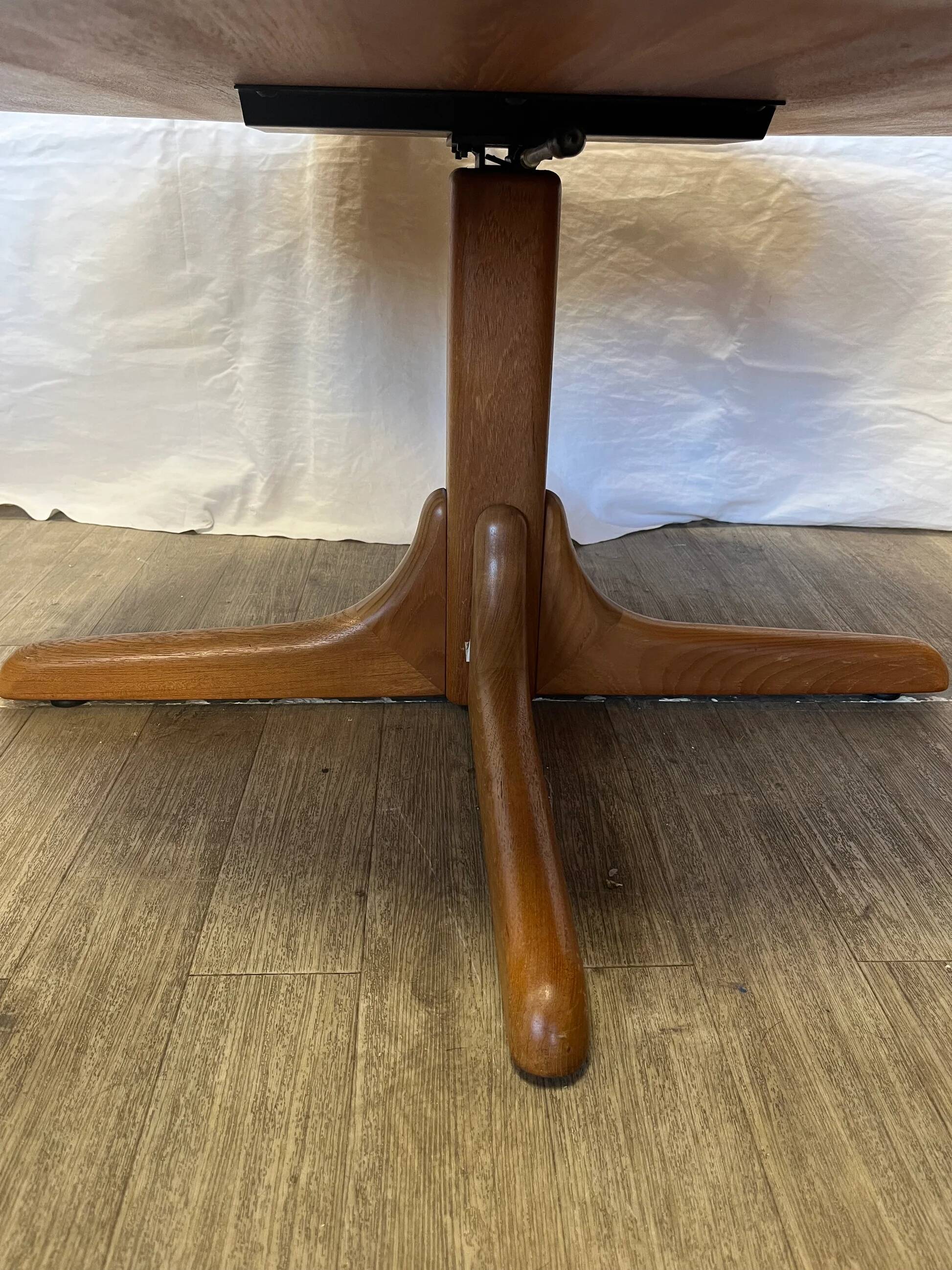 Scandinavian coffee table in solid teak from the 1970s.