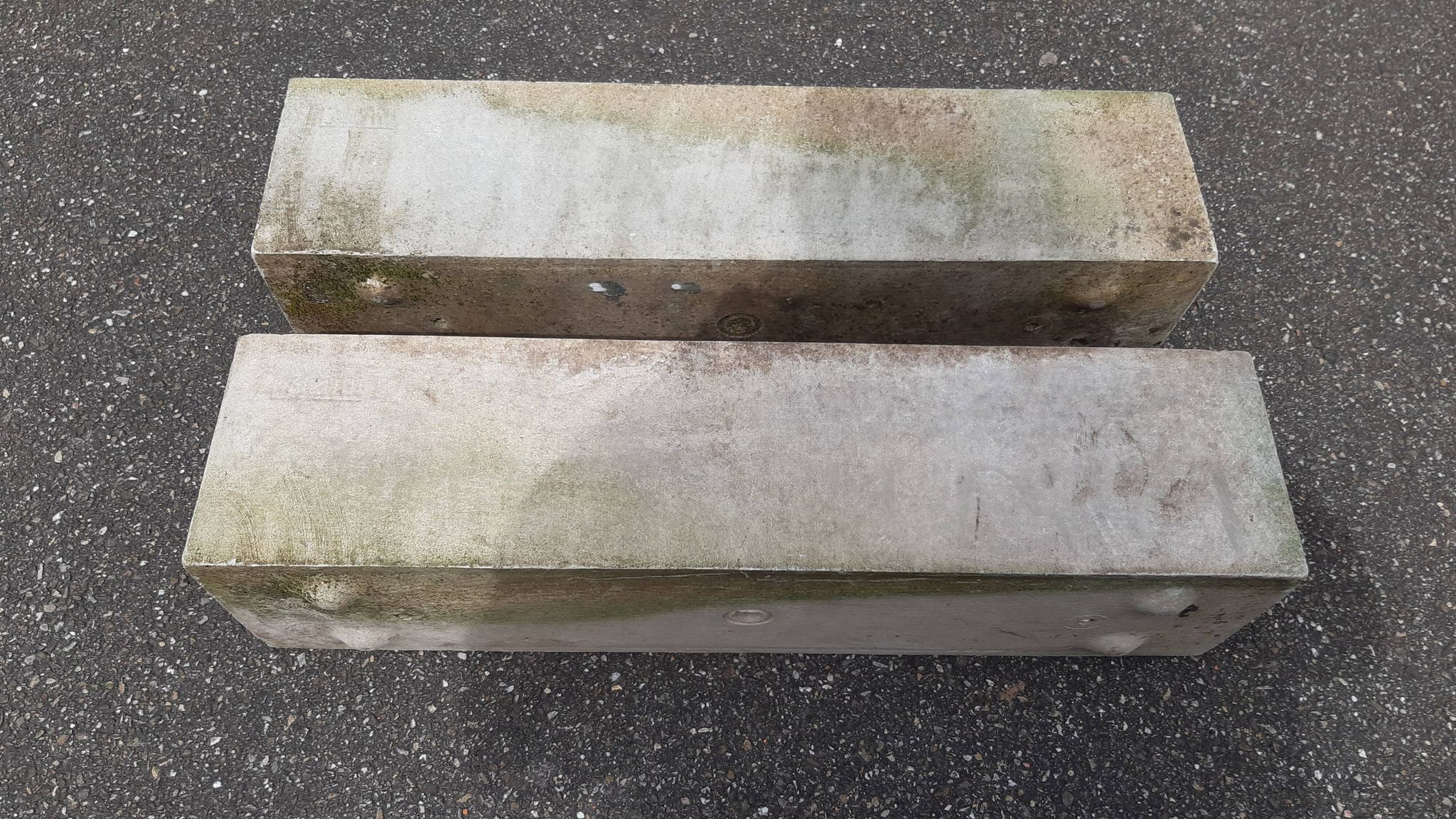 Set of 2 Eternit Planters