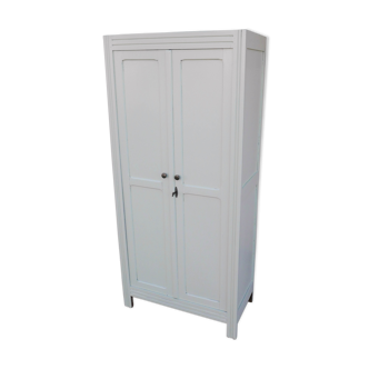 Armoire parisienne