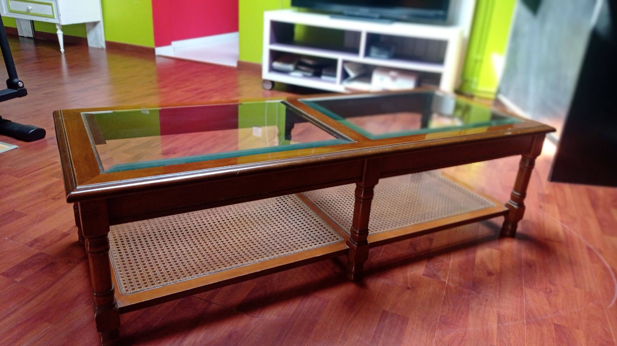 Coffee table in wood, glass and rattan