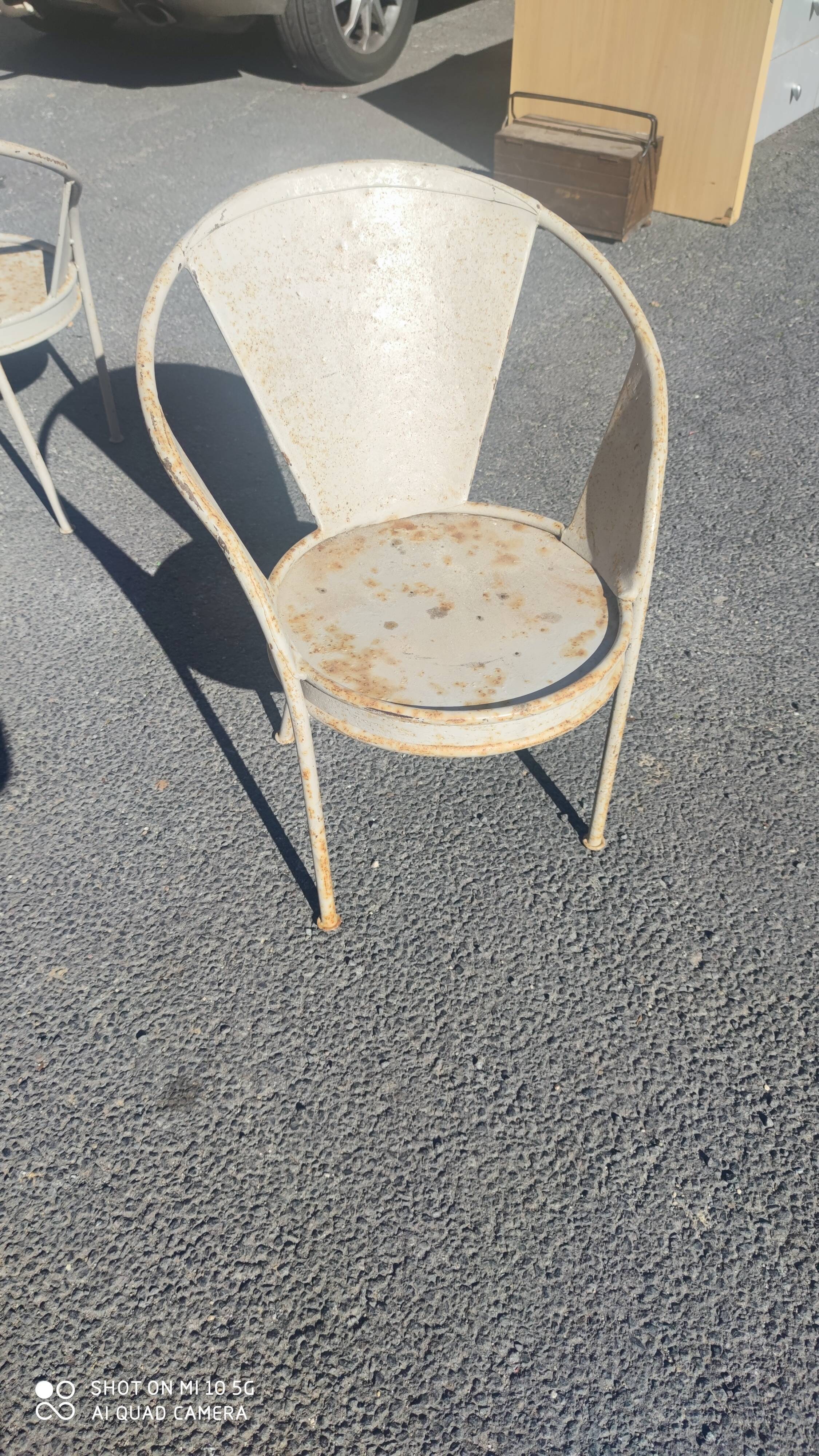 Series of 10 garden chairs made of steel garden patina