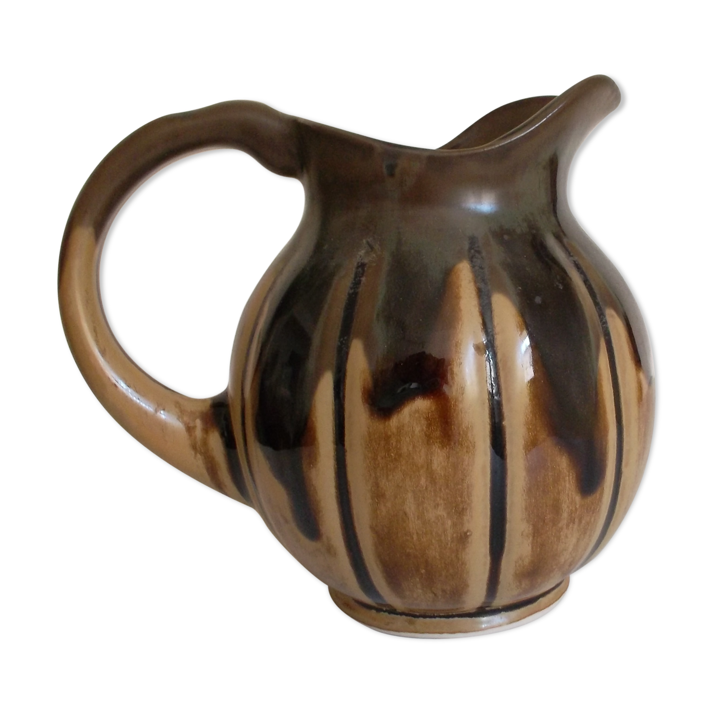 Pitcher art deco in ceramic
