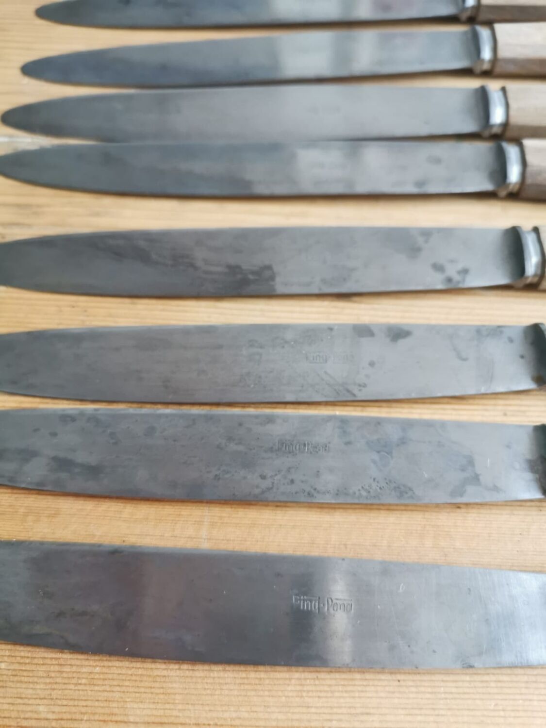 Set of 12 Bakelite knives