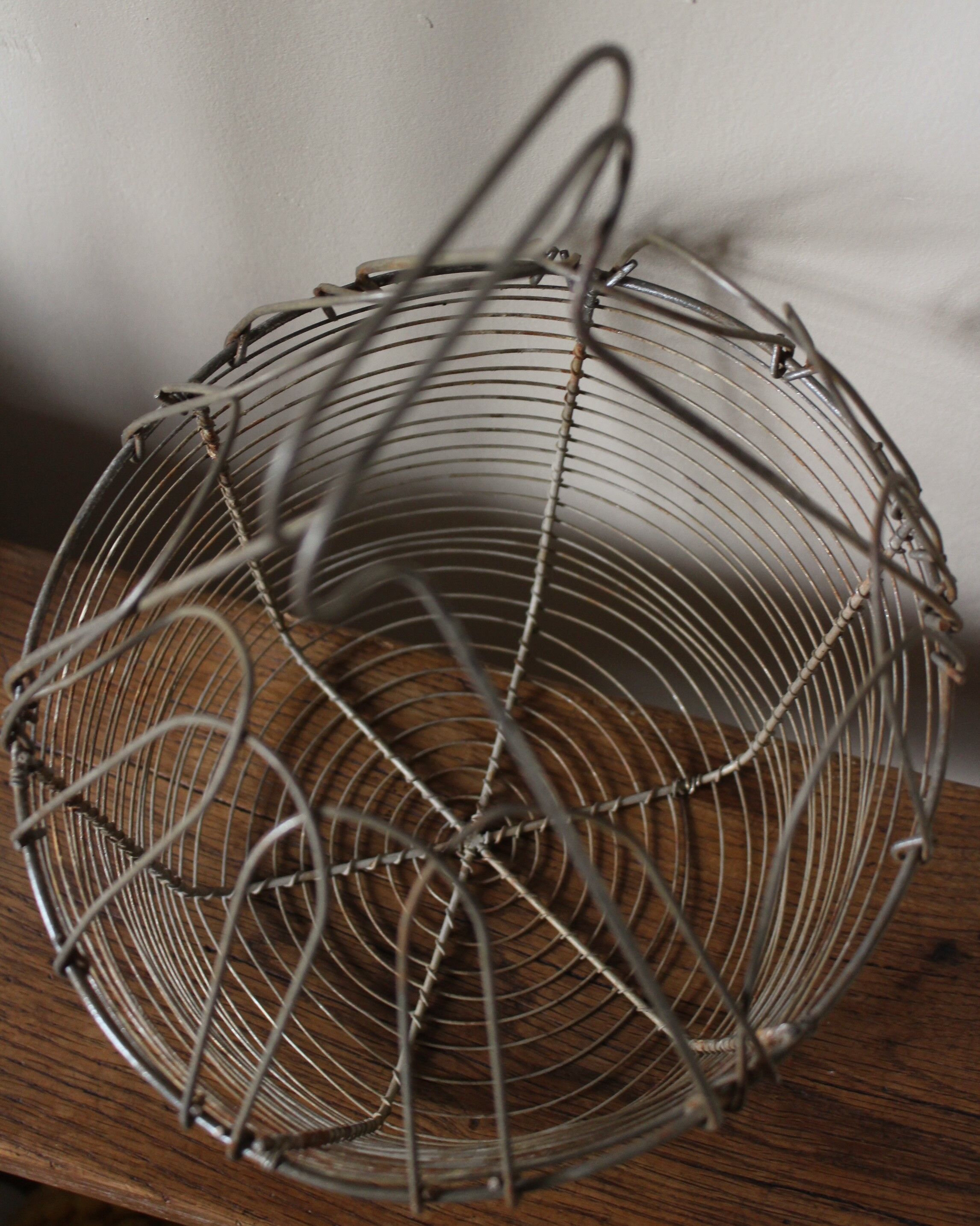 Star wire salad basket