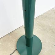 Lacquered metal floor lamp in green with a golden shade — Coolie shape — 1970s-80s