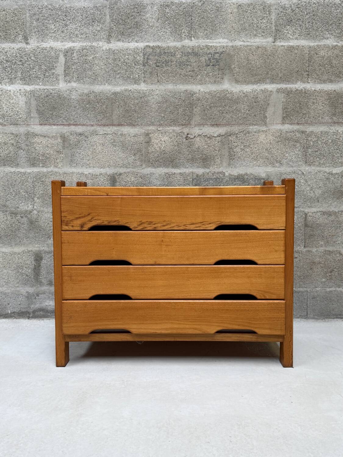 Vintage chest of drawers