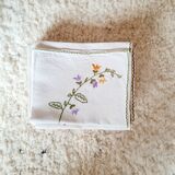 Set of 10 white towels embroidered flowers
