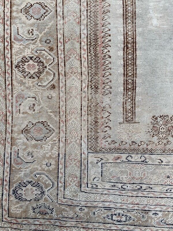 Ancient Turkish prayer rug ghyordes 122x145 cm