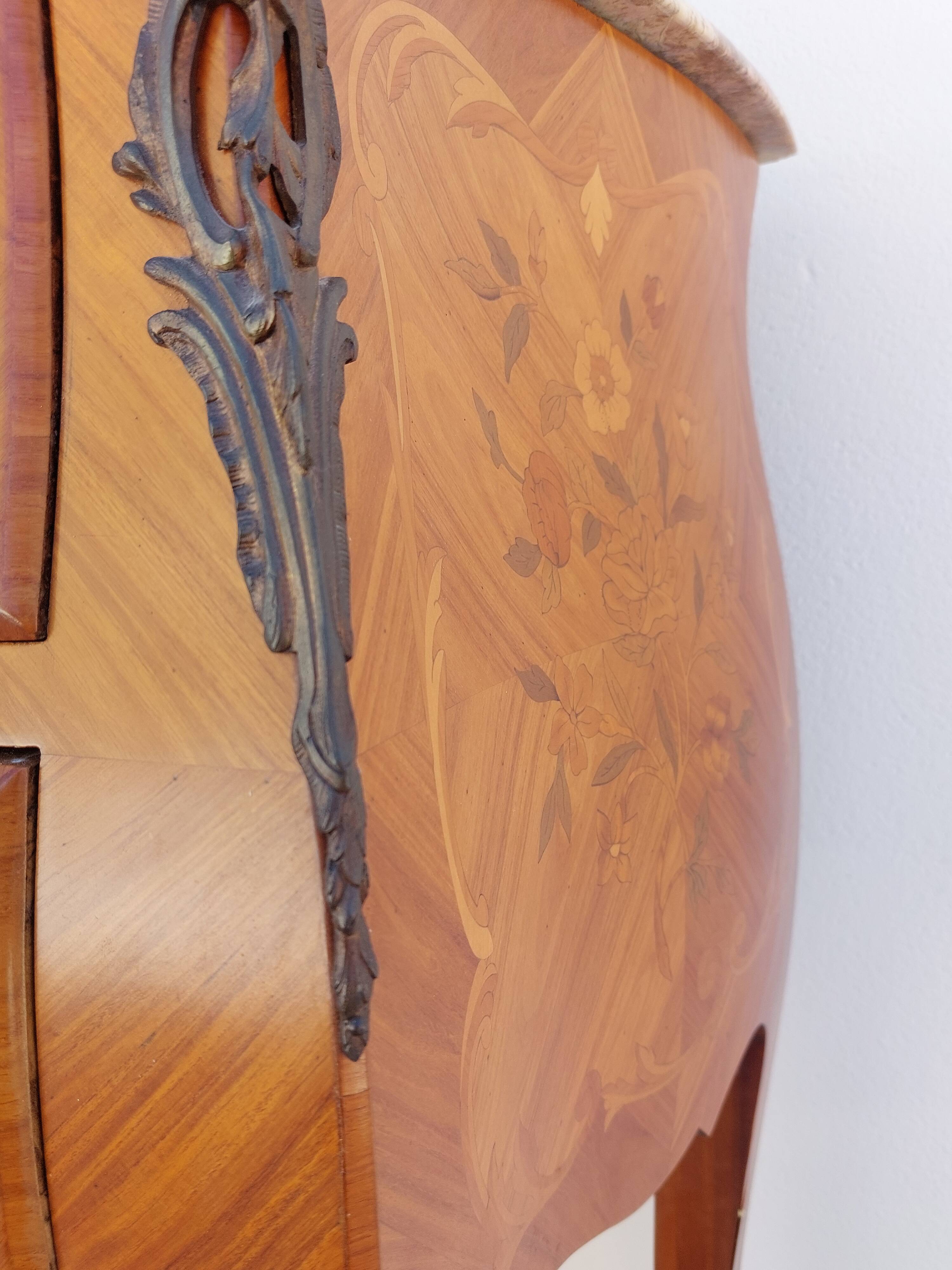 Louis XV chest of drawers in rosewood marquetry