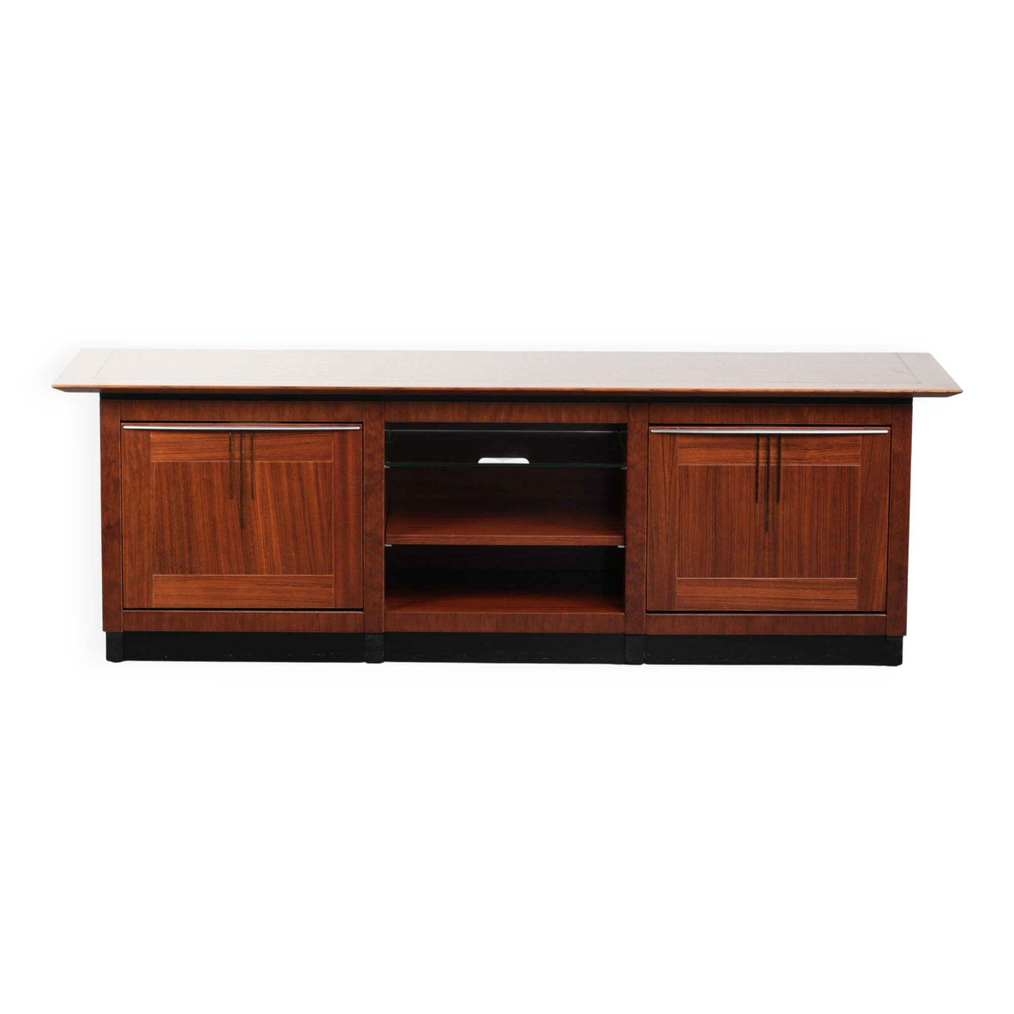 In good condition Art Deco design sideboard/TV cabinet