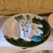 Two old asparagus plates in Salins barbotine