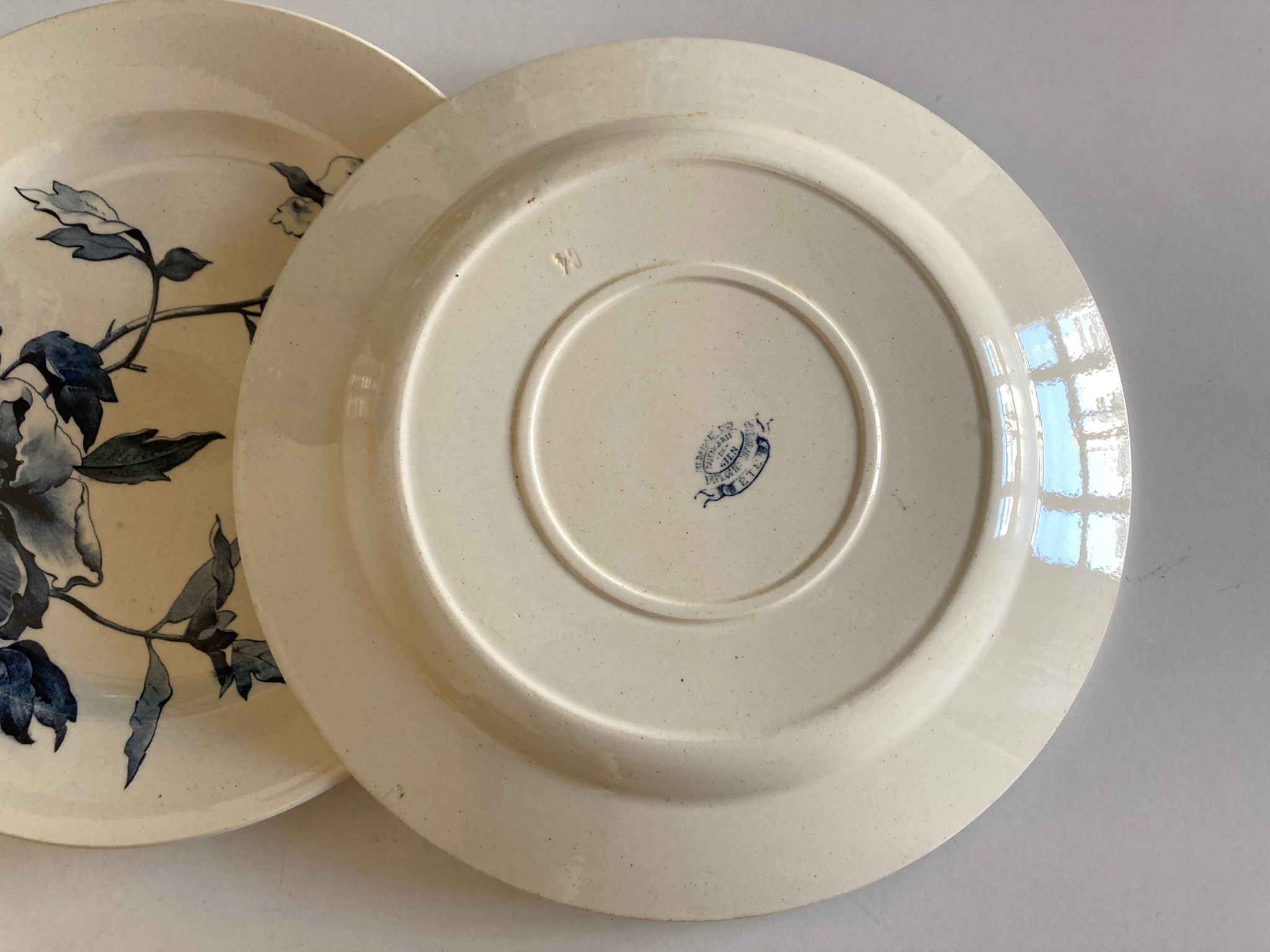 Plat pavots en faience de Gien 19e décor Eté