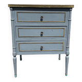 Nightstand/bedside table/small chest of drawers