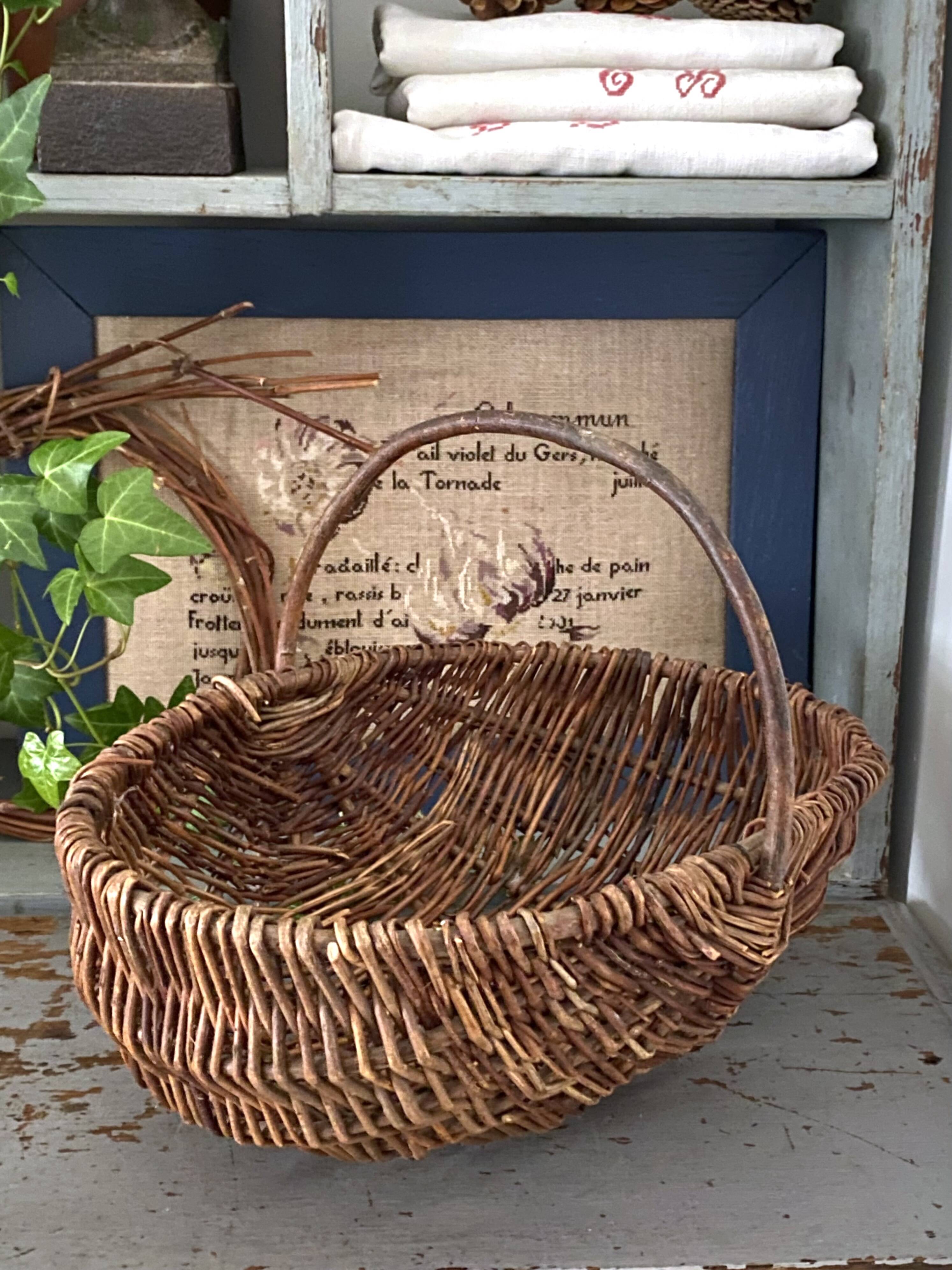 Foraging basket