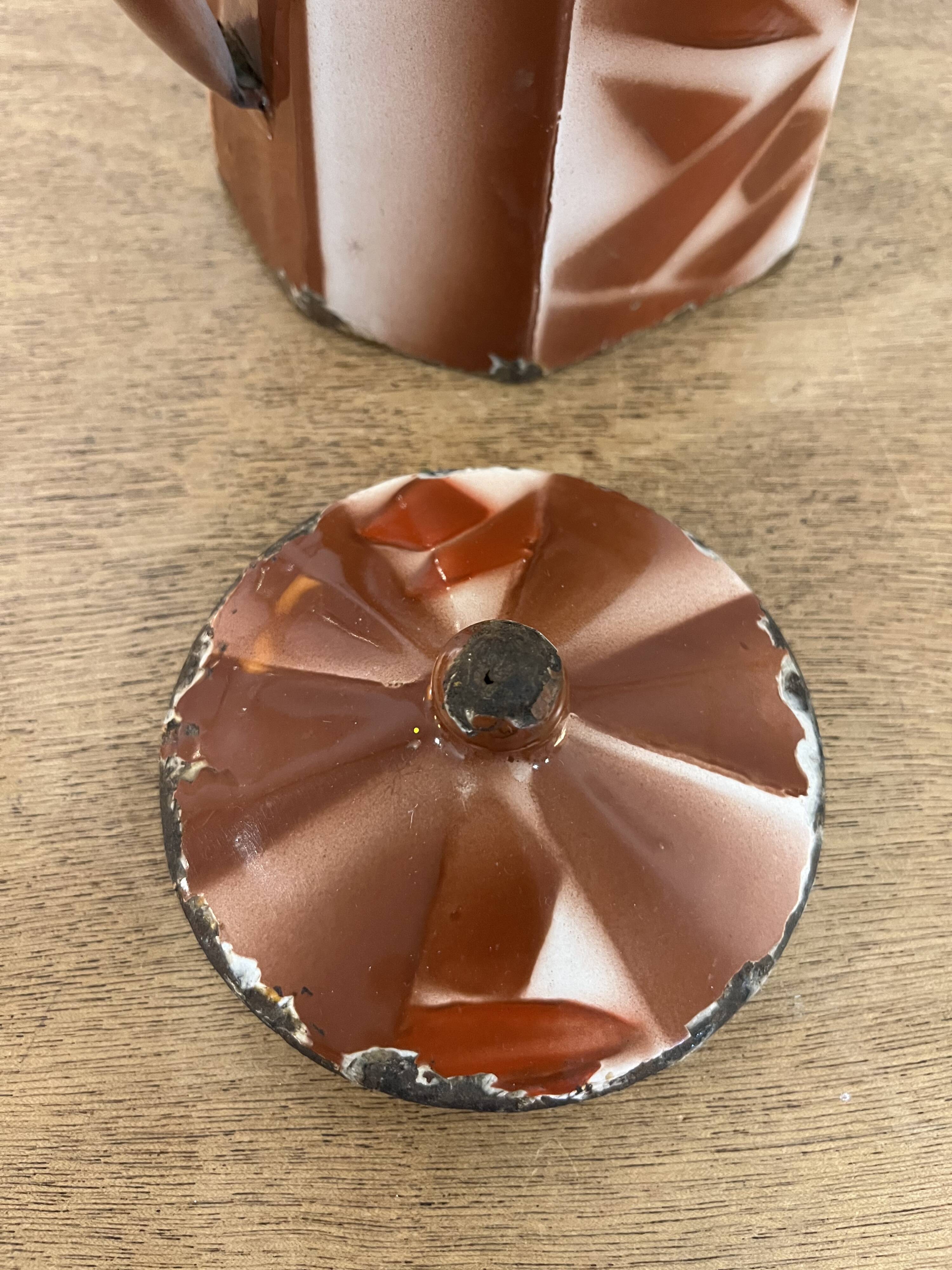 Cafetière émaillée art déco