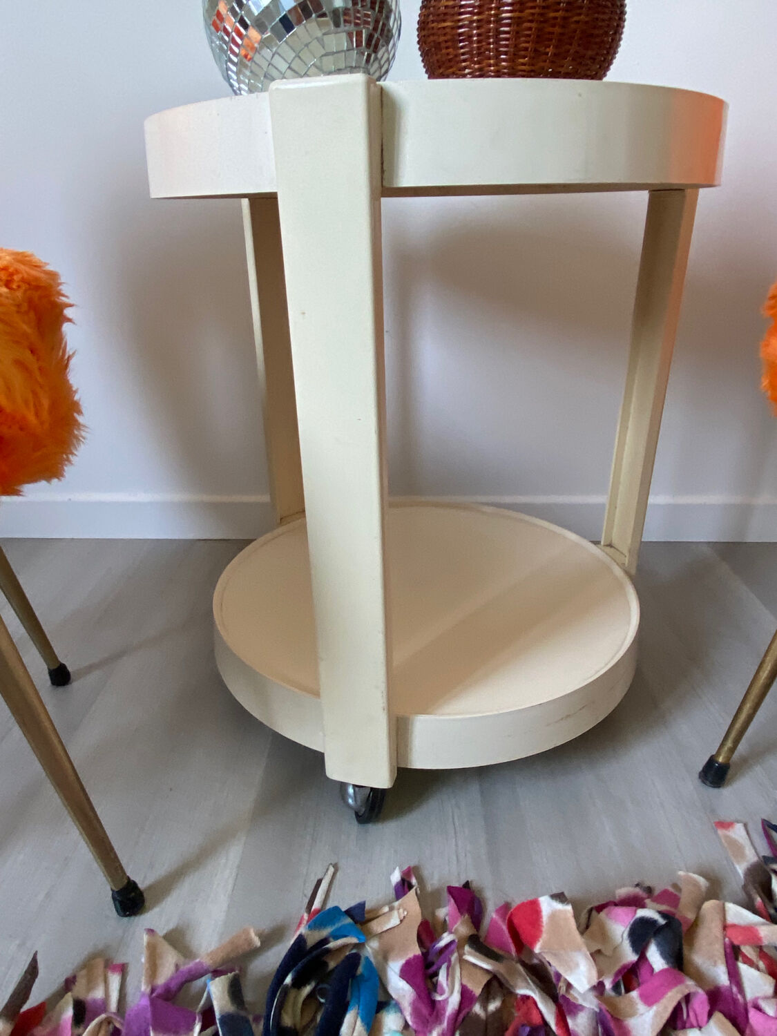 Vintage plastic service