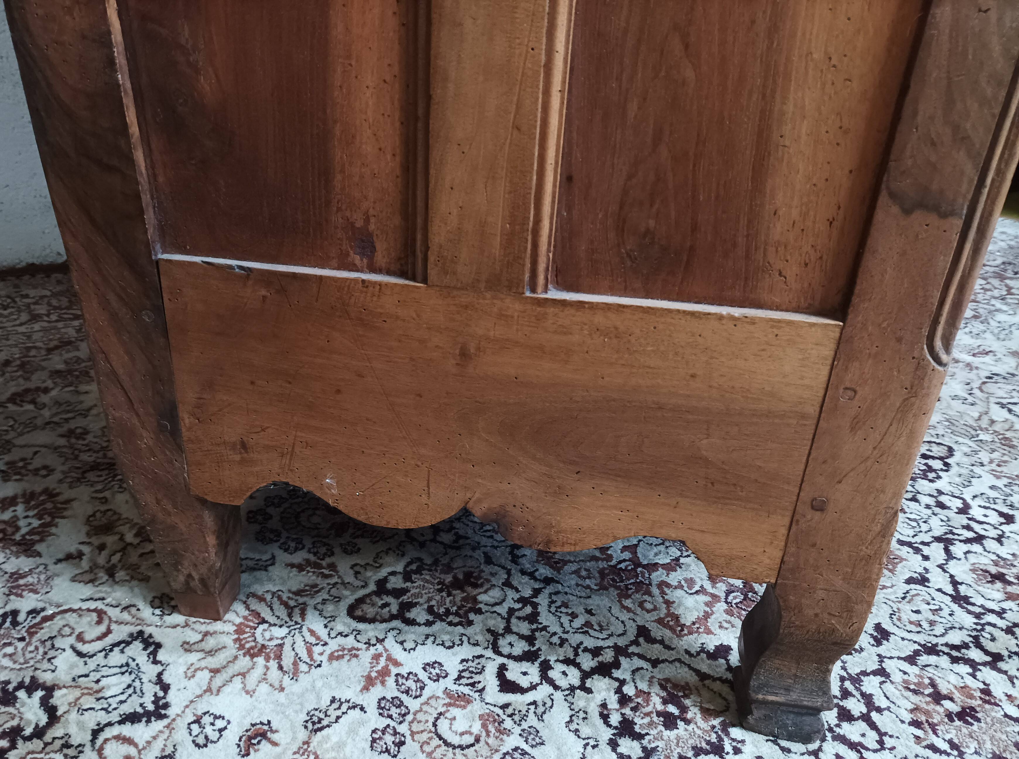 Louis XV standing man in walnut 18th century