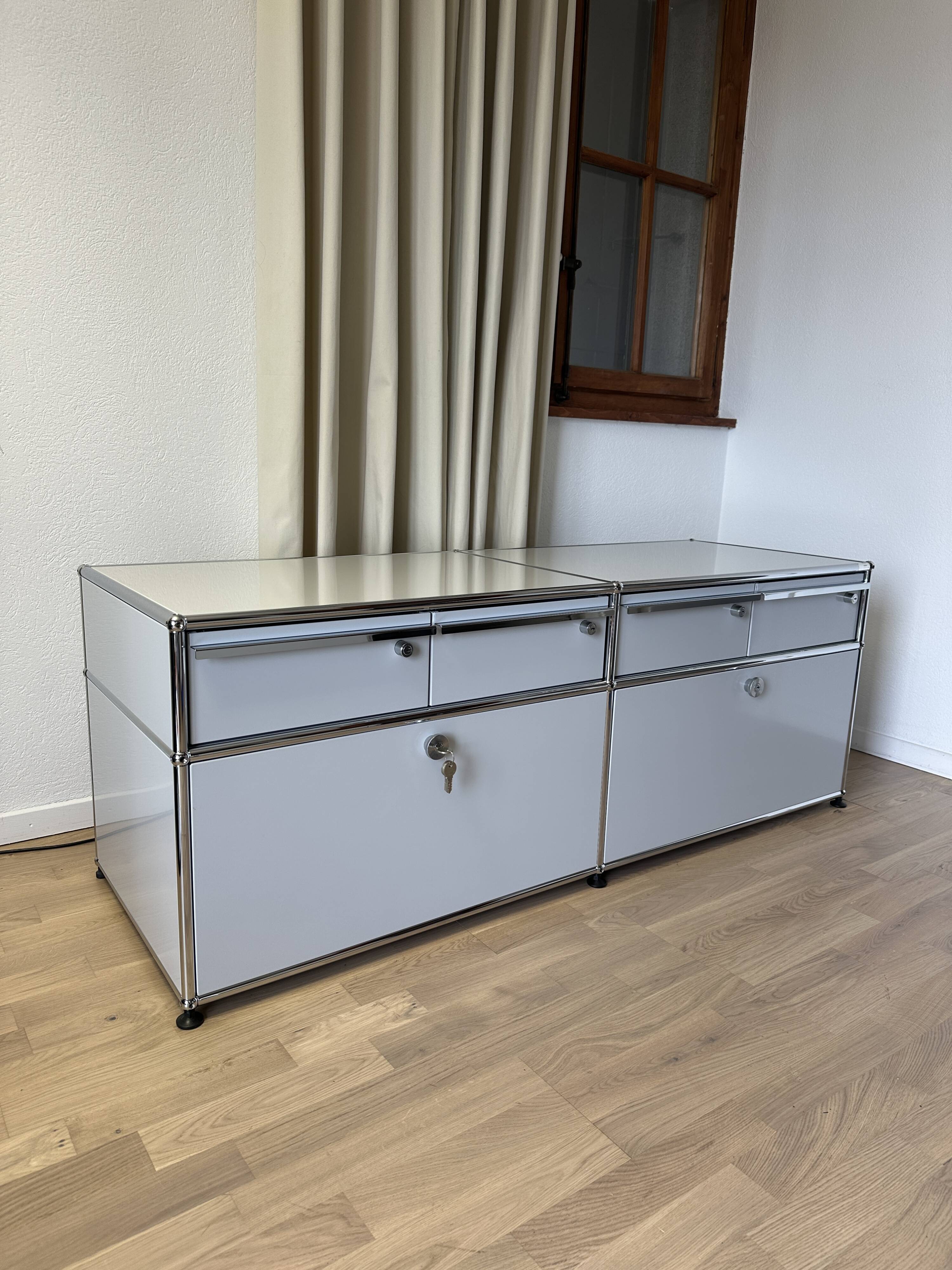 USM Haller TV unit in Light Grey