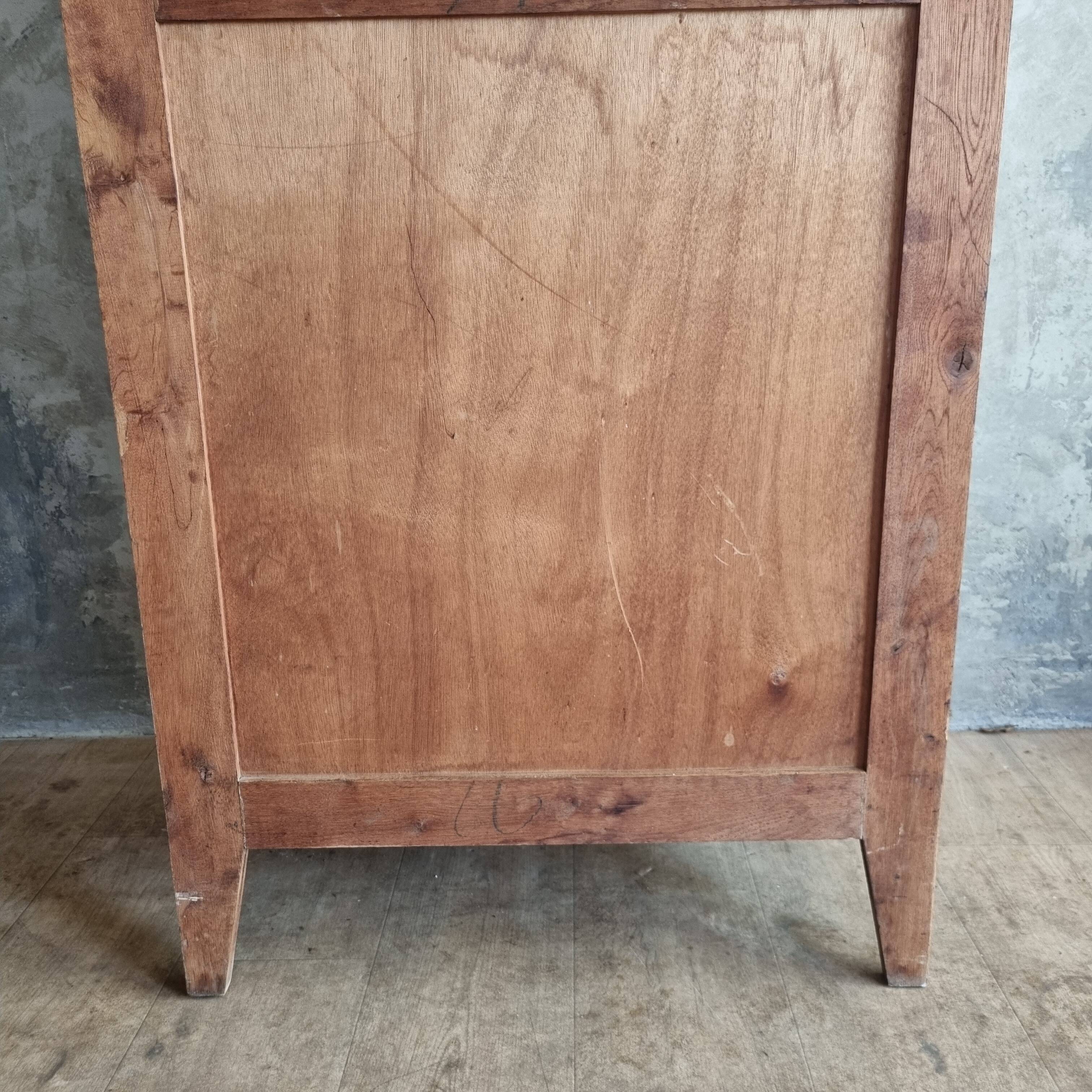 Glass cabinet