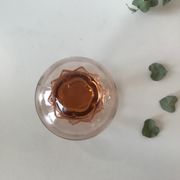 Carafe en verre rose