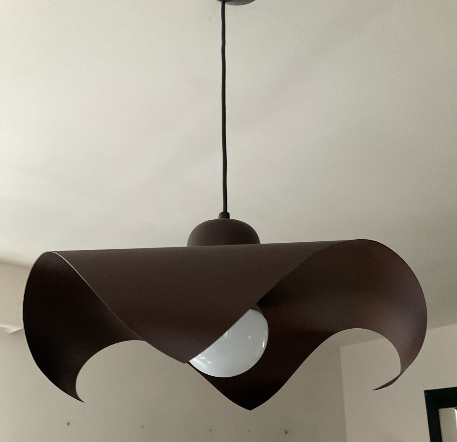 Design suspension in folded metal