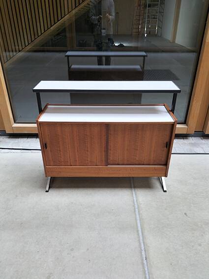 2-door sideboard with shelf