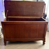Solid wood storage chest