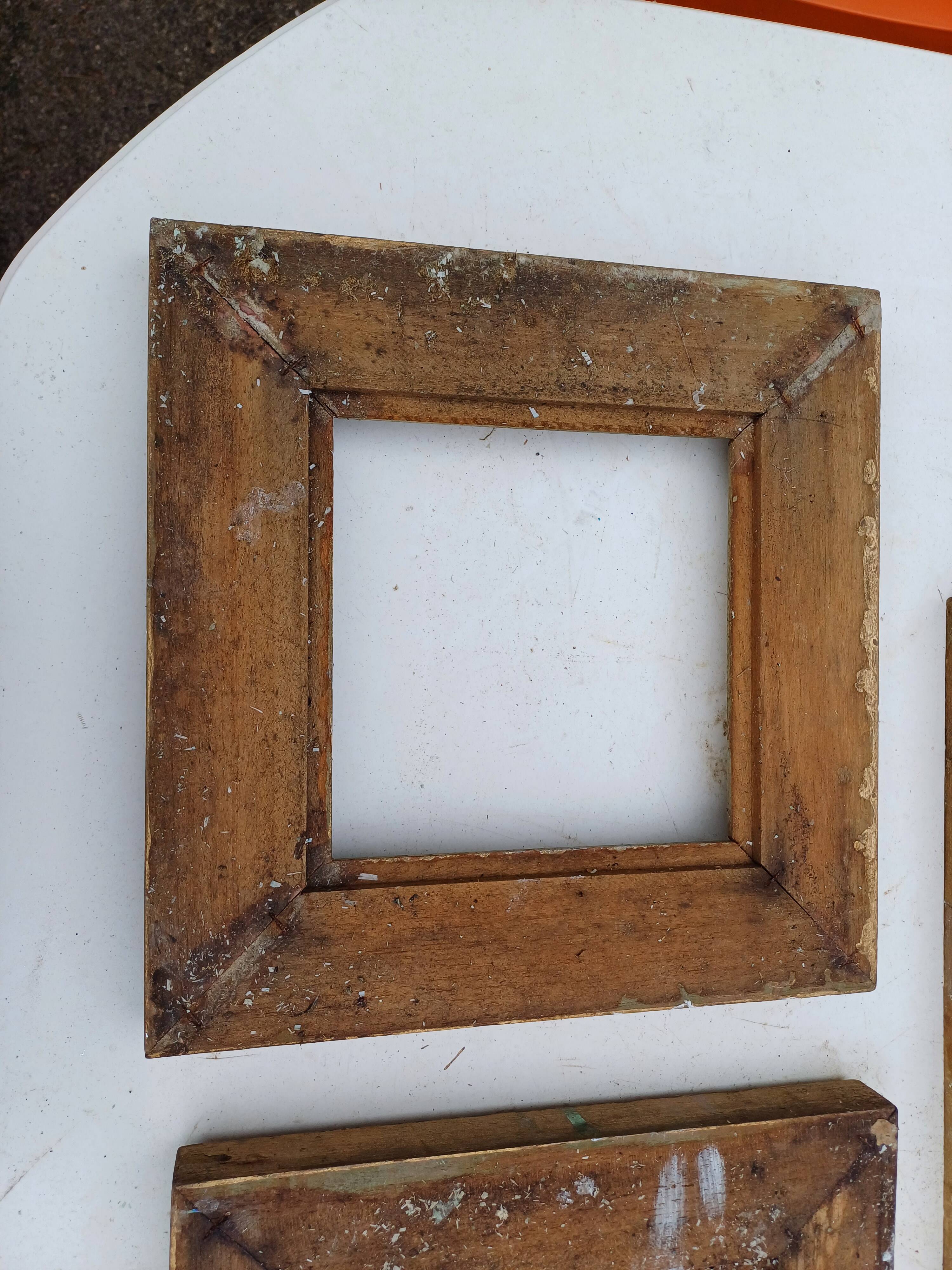 3 19th century gilded frames Wood and Stuk