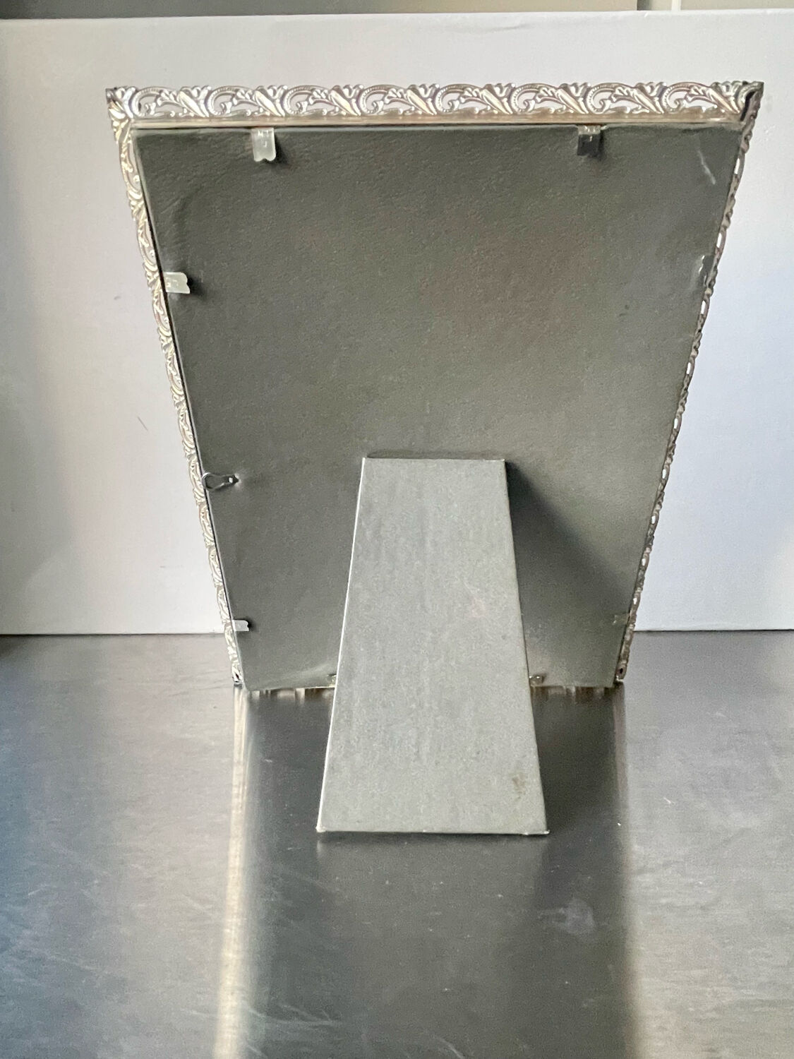 Metal vintage silver colored frame 26.5 cm x 20 cm  convex glass