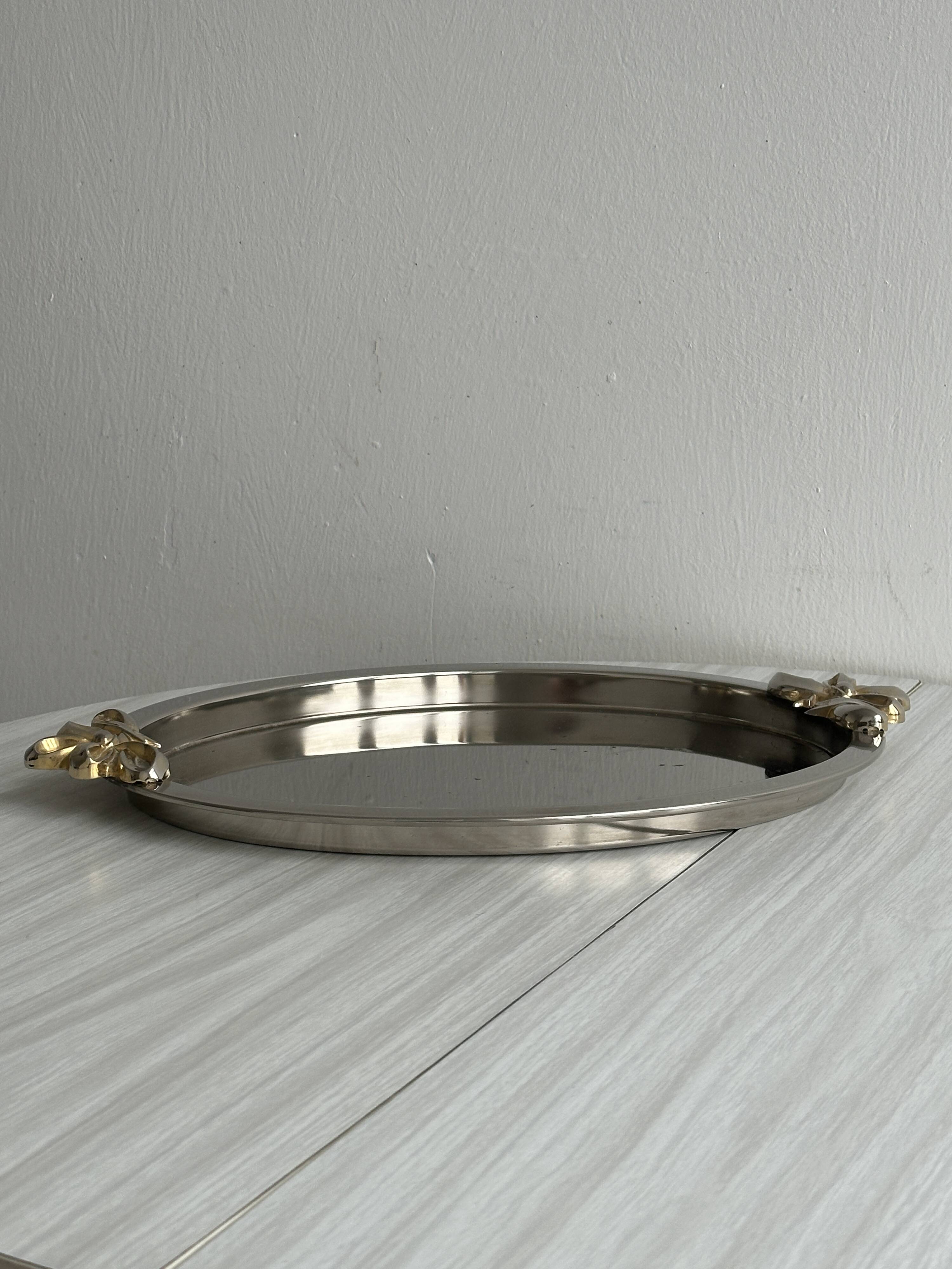 Light metal tray