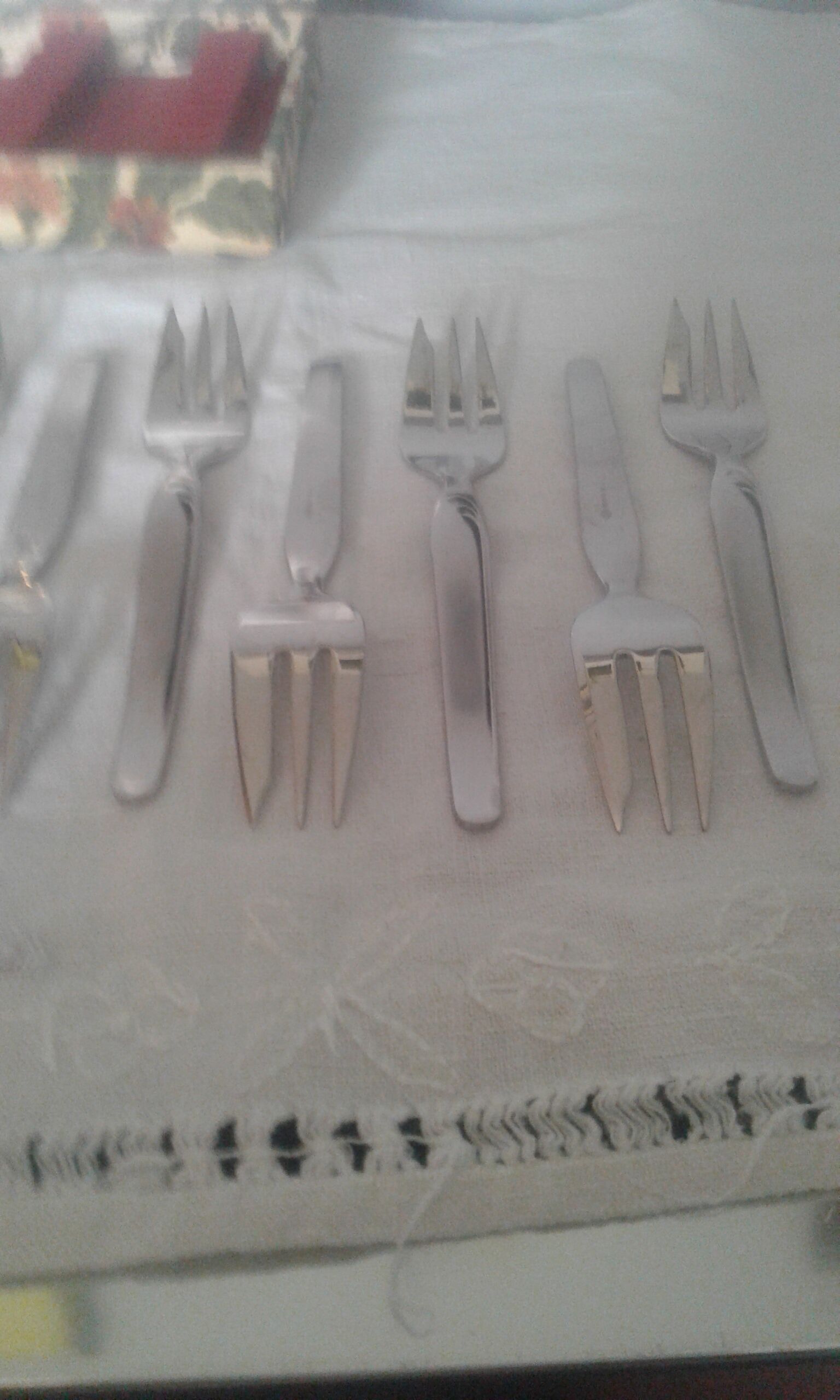 Box of 12 cake forks