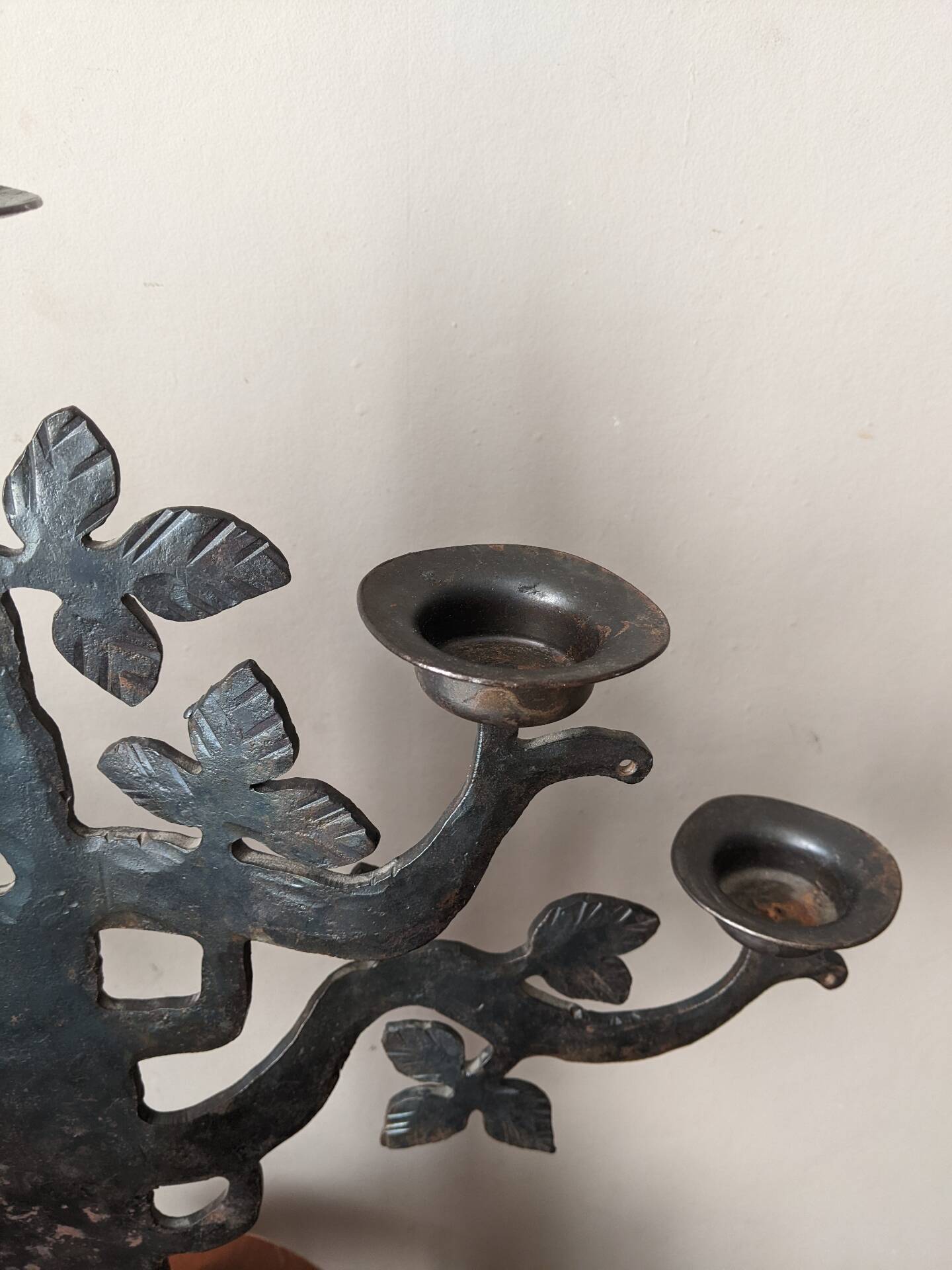 Chandelier artisanal en fer forgé Bertil Vallien