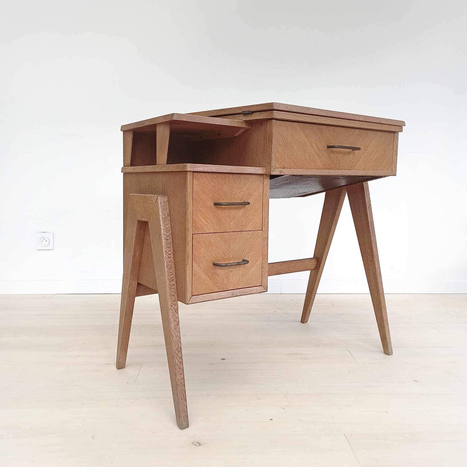 Singer vintage seamstress desk
