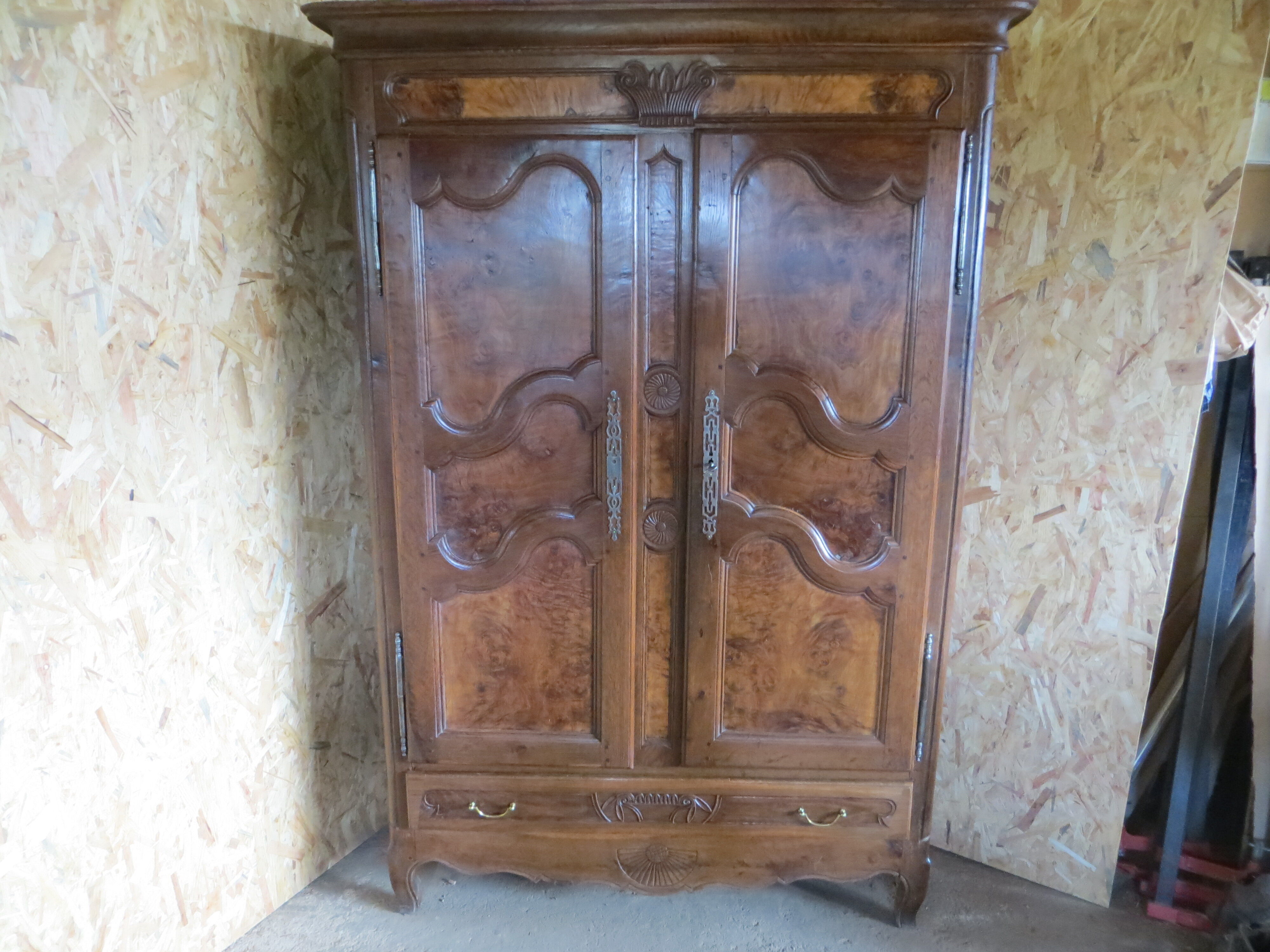 Bressane cabinet