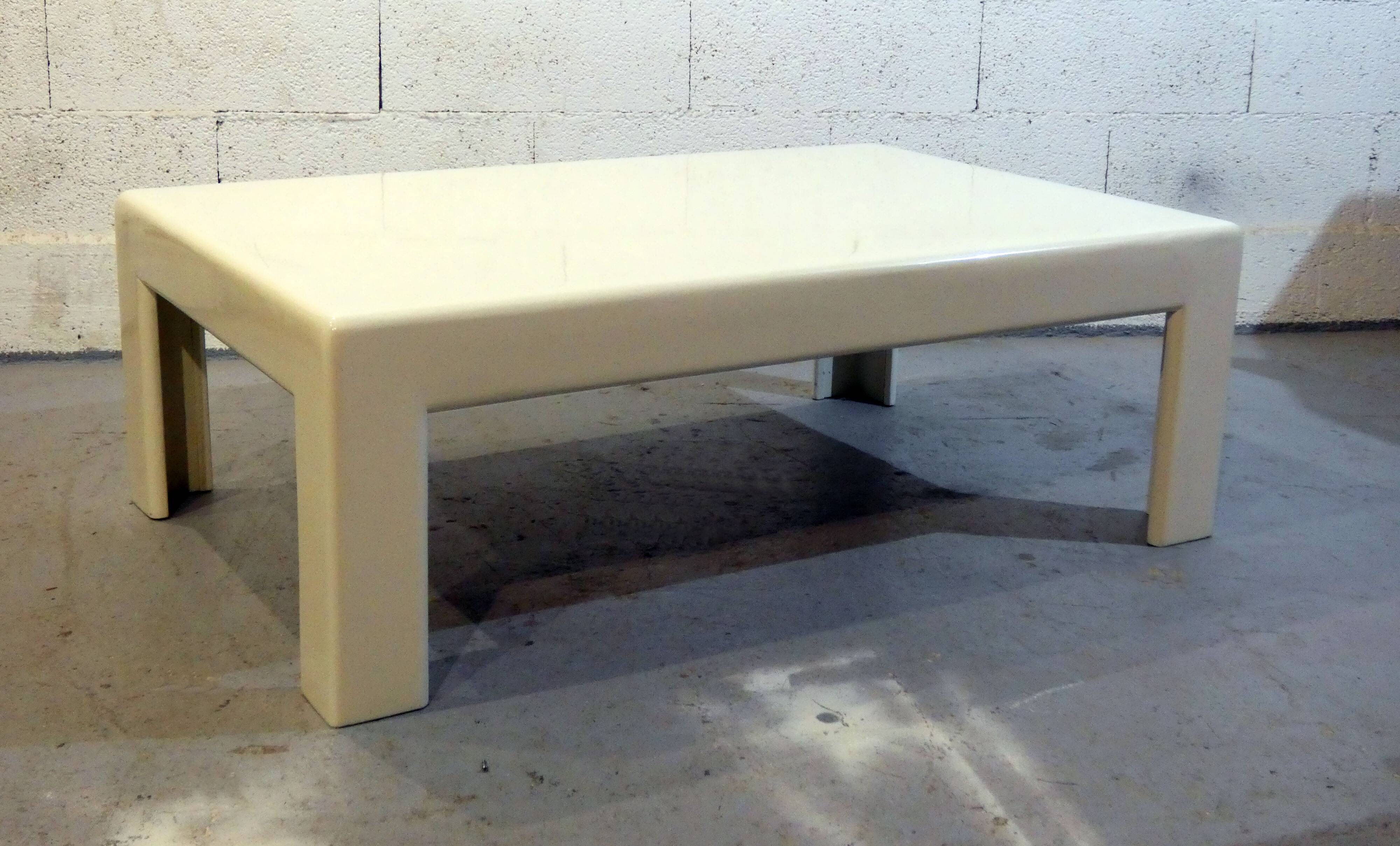 Laqué wooden coffee table