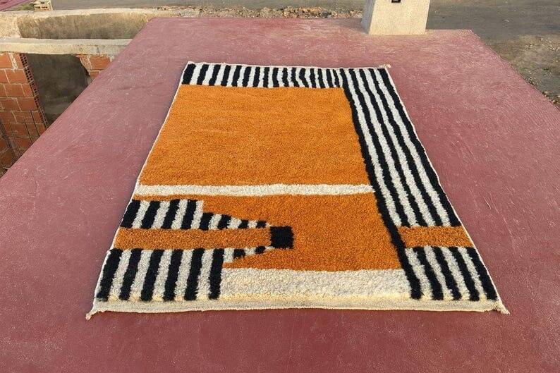 Traditional Moroccan Beni Ouraine Berber rug, size 100 x 200 cm