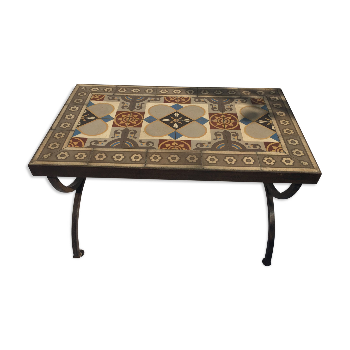 Coffee table in painted cement