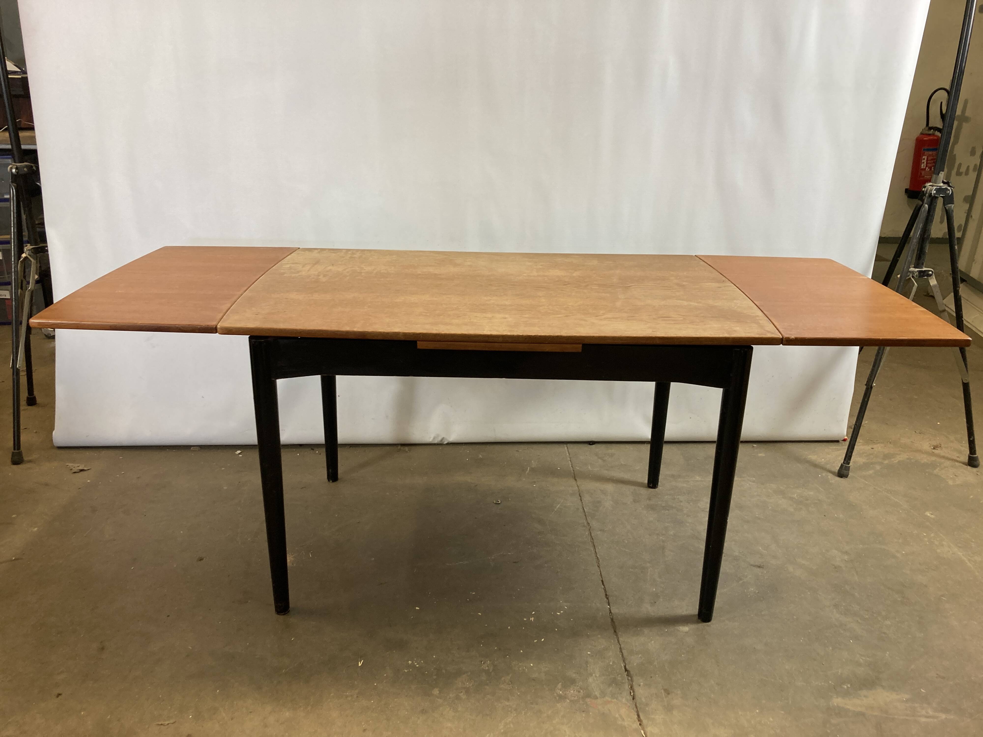 Extendable vintage dining table