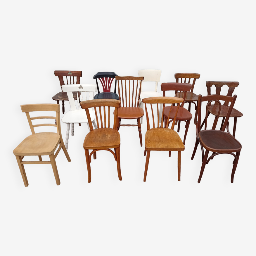 Lot de 12 chaises de bistrot en bois dépareillées - vintage | Selency