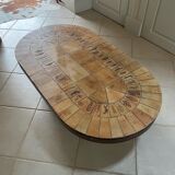 Oval coffee table