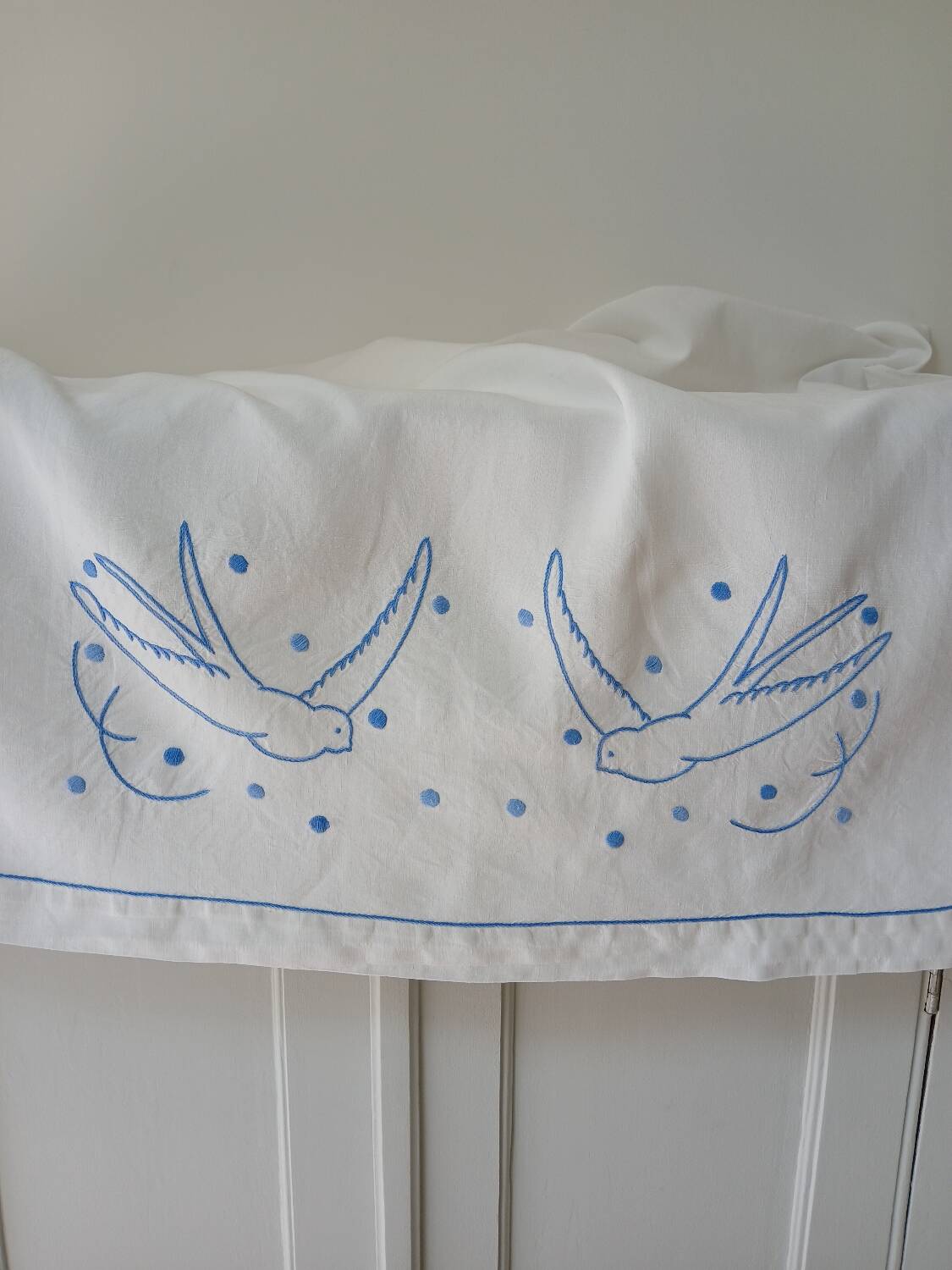 Embroidered sheet, blue swallow pattern, 88x170 cm