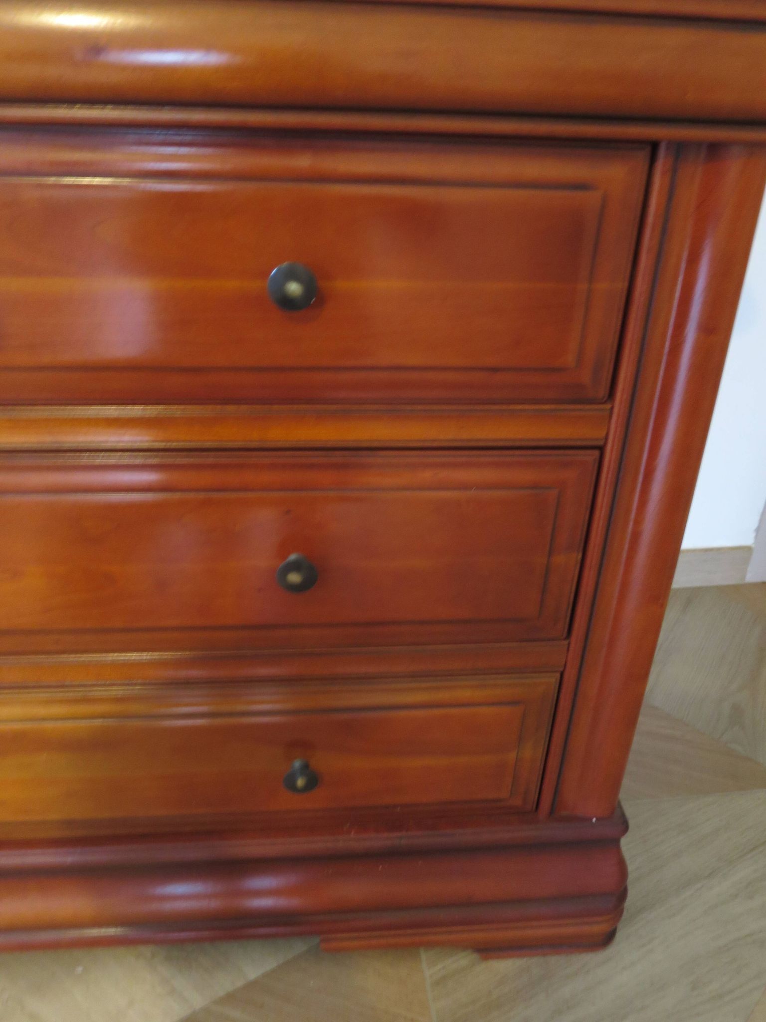 Cherrywood chest of drawers with ogee – 4 drawers – 80s – Louis Philippe style