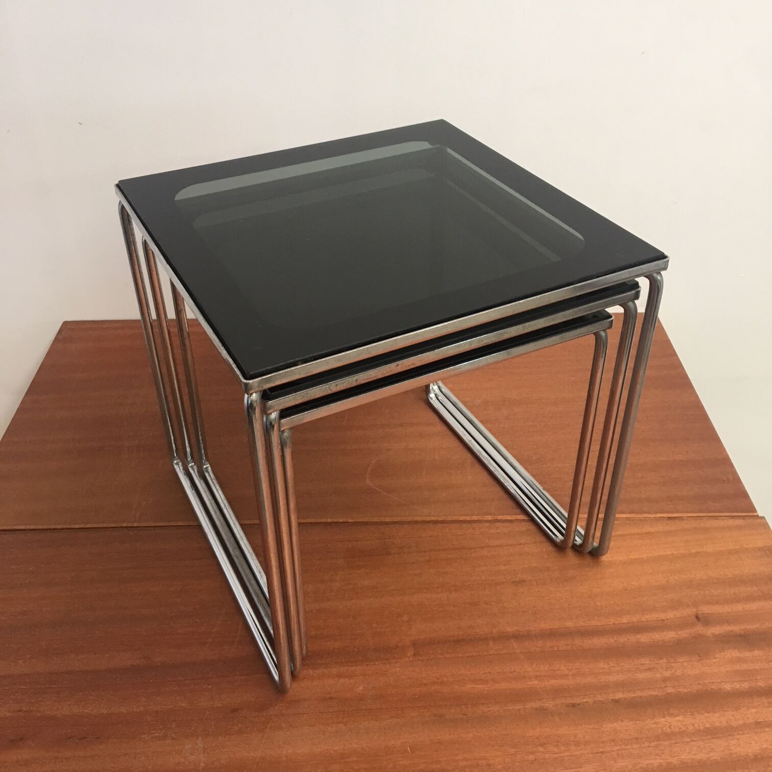 Tables pull-out 70 years