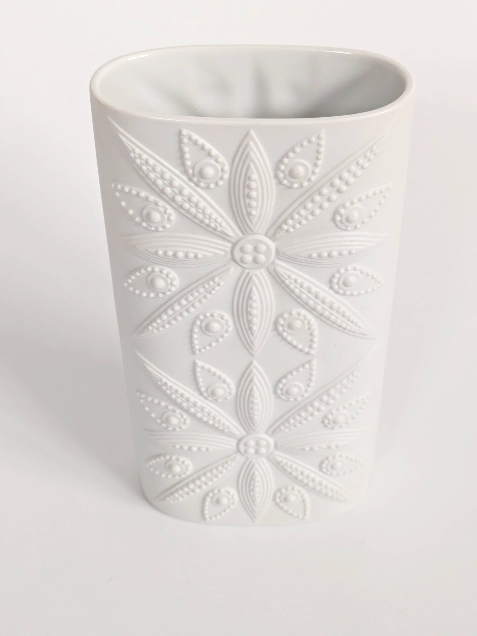 Biscuit porcelain vase, Nanny Still for Heinrich, 1970s