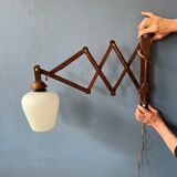 Applique murale avec abat-jour en verre opalin