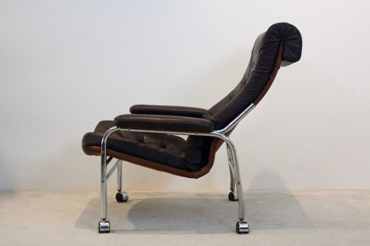 Paire de fauteuils 'bore' en cuir Noboru Nakamura avec pouf, années 1970