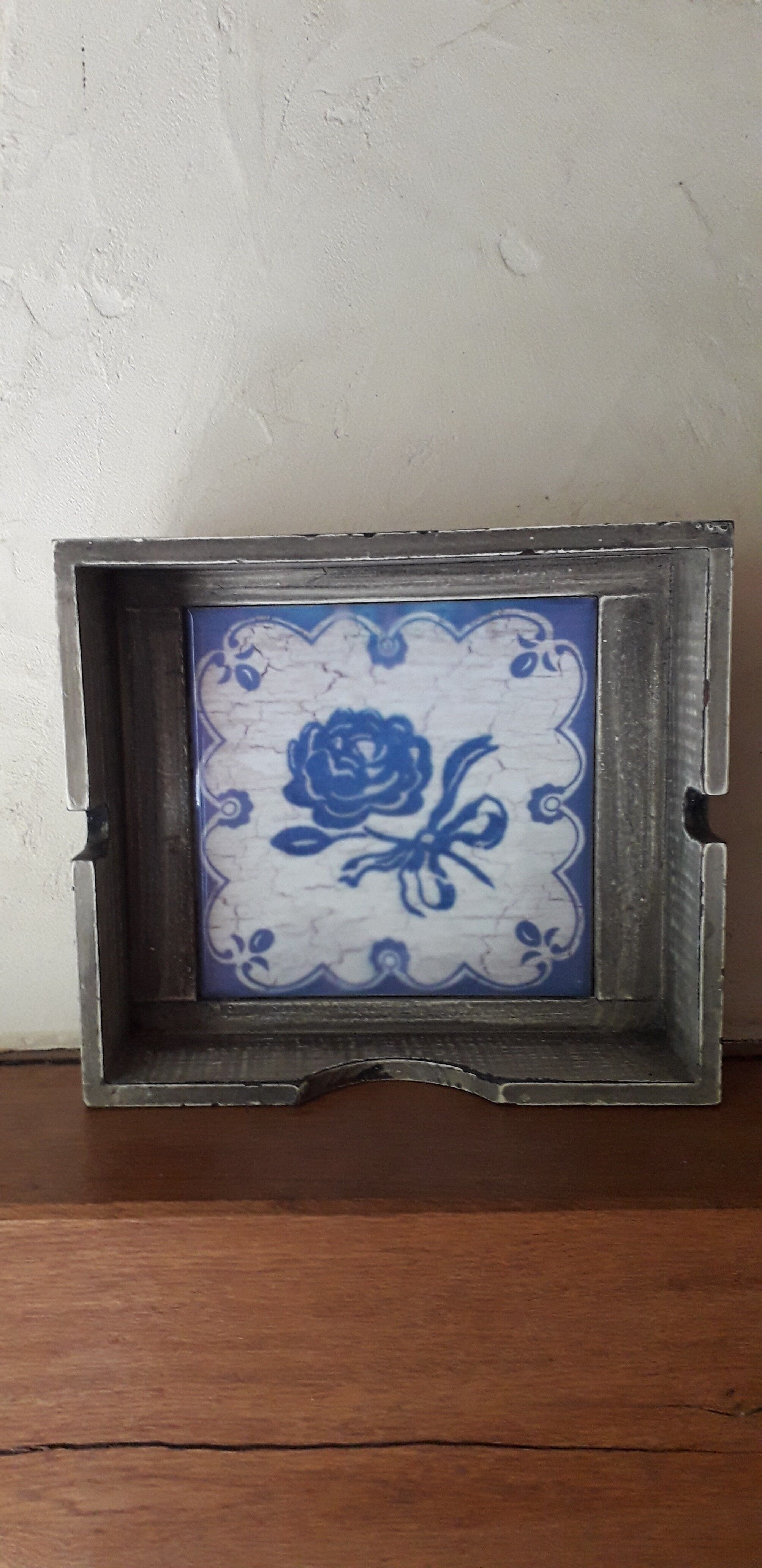 Grey patinated wooden top, ceramic bottom, for napkins/paper napkins